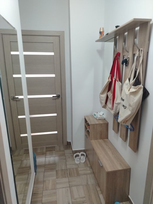 Vând garsoniera  renovata