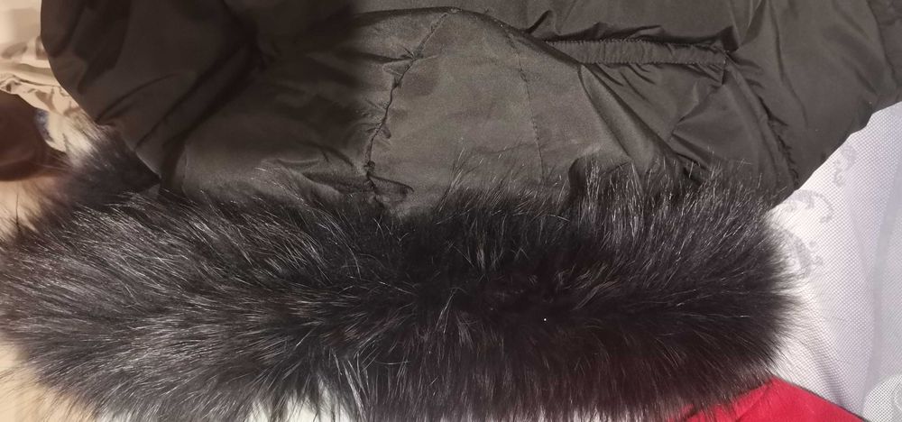 Ново дамско яке дълго черно, с яка от енот