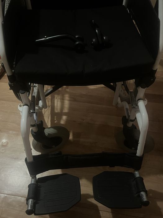 Продам инвалидную коляску в хорошем состоя