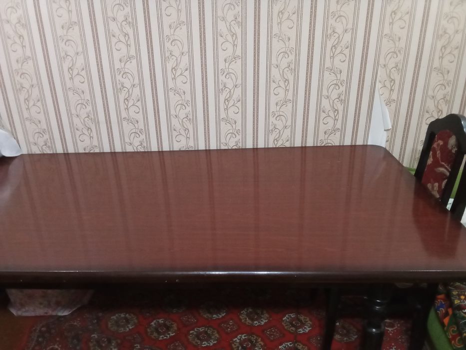 Продается стол в идеальном состоянии