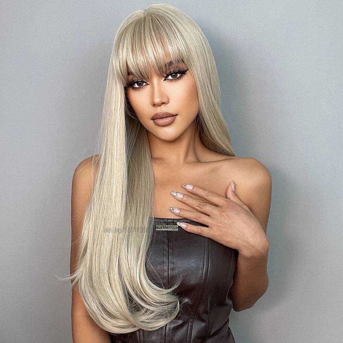 Перлено руса перука с бретон