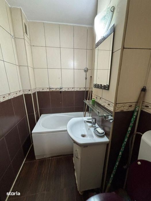 Apartament cu 2 camere, 38 mp, zona Vest