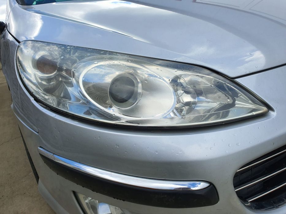 Far Peugeot 407 D.