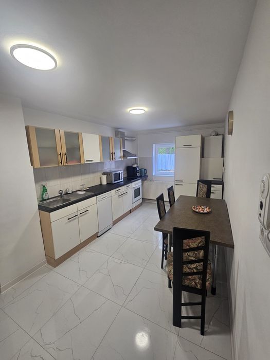 Apartament 3 camere -de închiriat