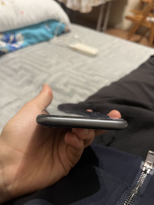 iphone 11 продаю