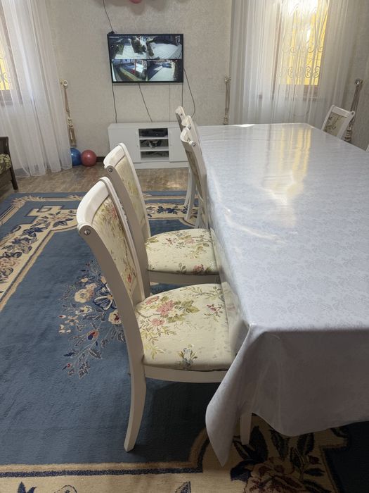 Стол со стульями, 10 стульев