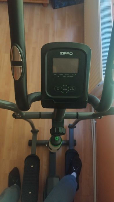 Кростренажор Zipro Neon, Елипсовиден, Маховик 7 кг, Максимално поддържано тегло 120 кг