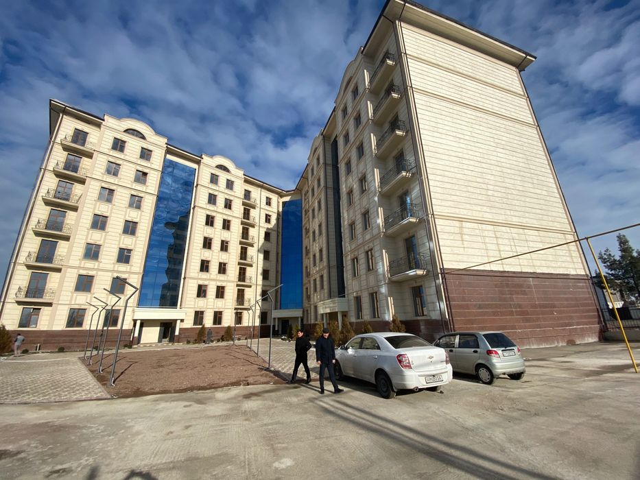 Срочно!!! Нурафшон шахрида хонадон сотилади, вариантни хам куринг