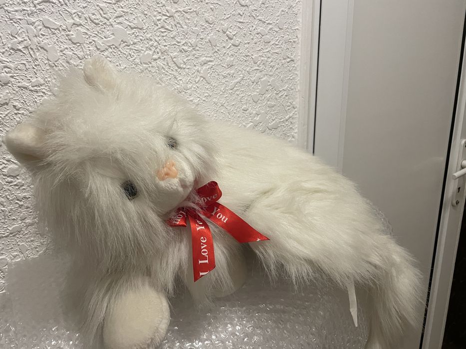 Големи плюшени играчки - куче и коте