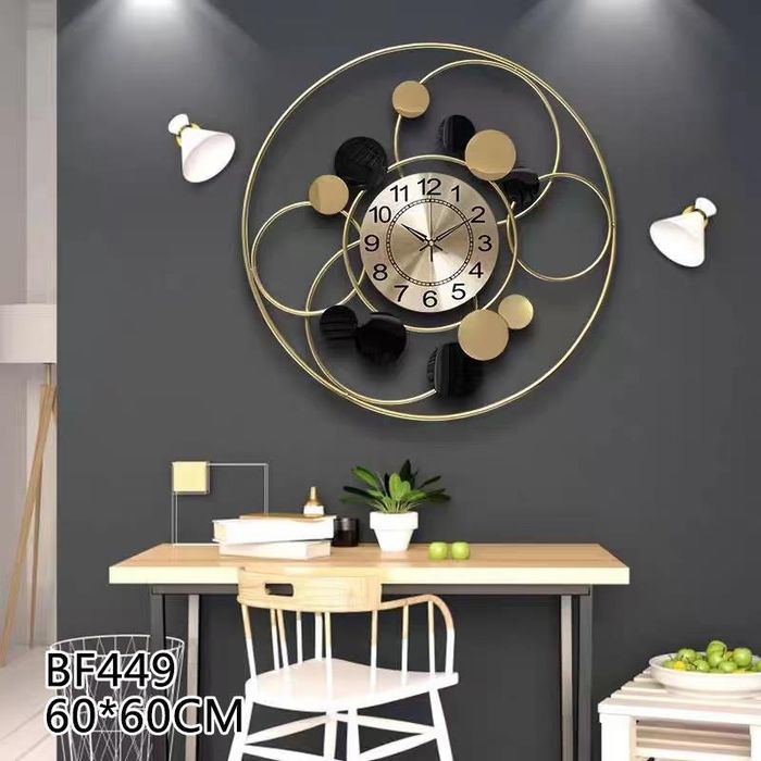 Часы настенные новые в упаковке