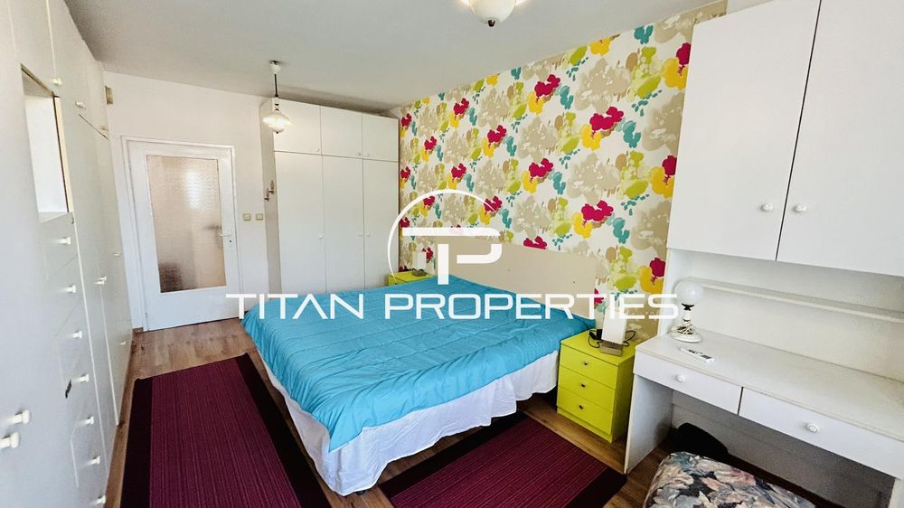 Дава се под наем Тристаен апартамент в Бургас, Център - 86 кв.м за 561 € - Снимка #2