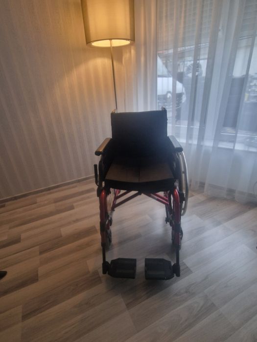 Scaun cu rotile firma Sopur Easy life