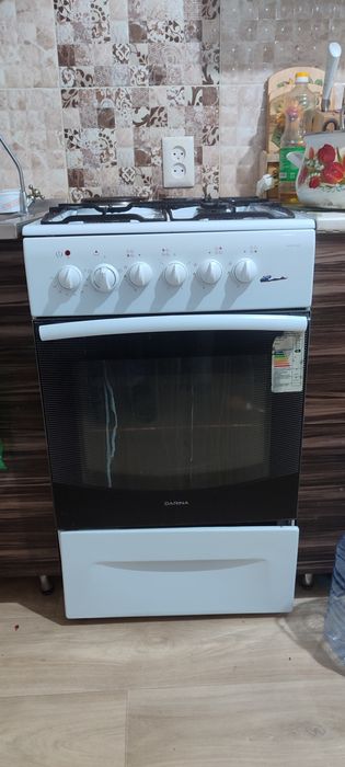 Продам газовую плиту