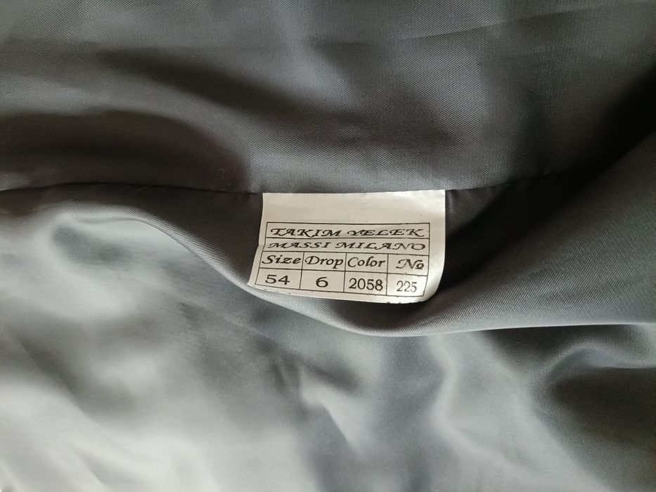 Продам классический костюм
