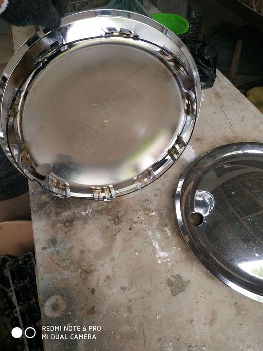 Никель колпаки 6 шт
никель колпаки 
размер r15 
количество 6 штук 
сум