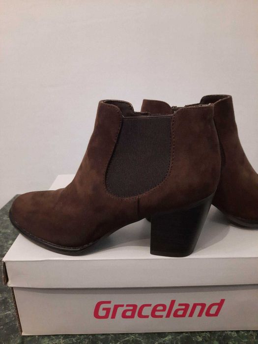 Vând botine mărimea 36