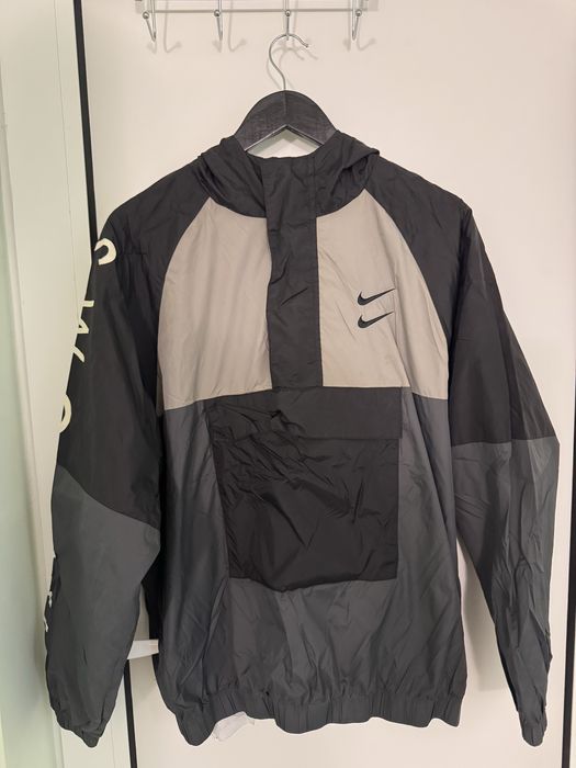 Ветровка Nike Swoosh