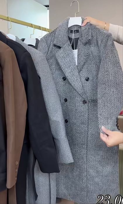 продается женские вещи