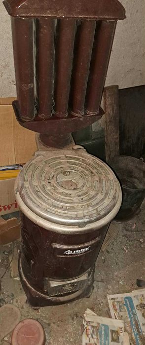 Продавам печка на дърва тип  "чудо", заедно с нова лира!