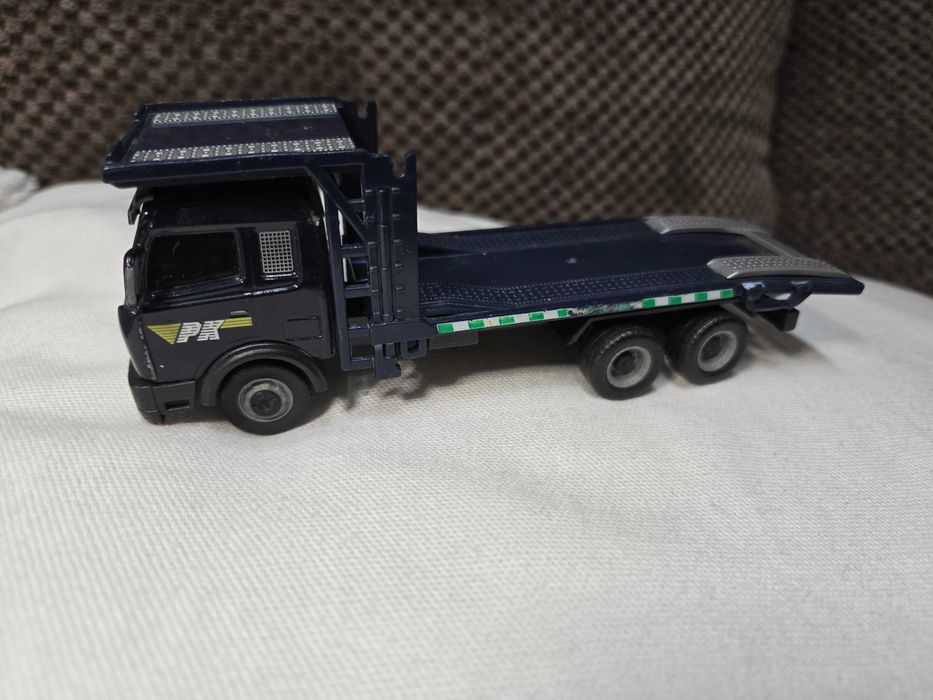 Лот камиони , колички и мотор