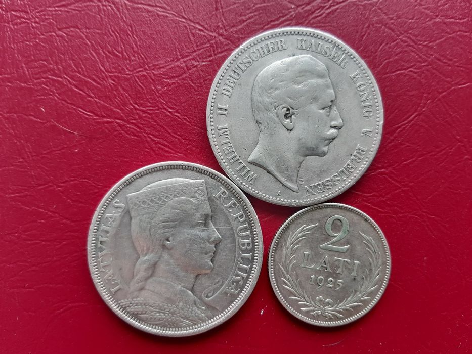 Покупка монет, значков итд.