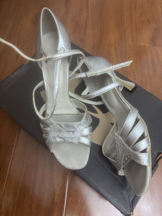 Женские босоножки 5000тг