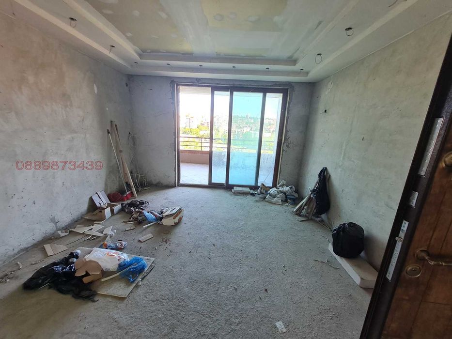 Продава се Тристаен апартамент в Велико Търново, Бузлуджа - 100 кв.м за 940 €/кв.м - Снимка #8