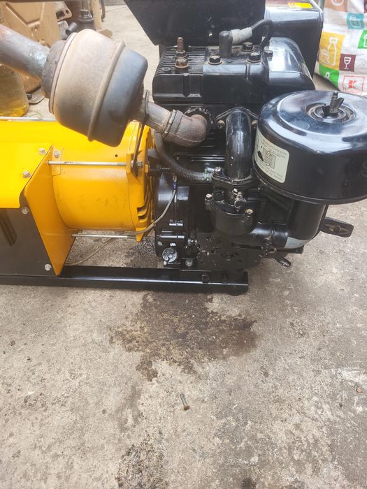 Vînd generator Briggs& Statton made în USA 2400w