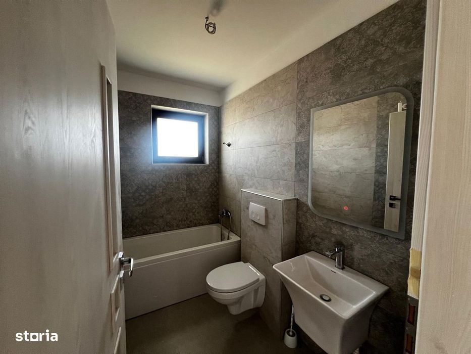 Casă nouă cu 4 camere și curte privată