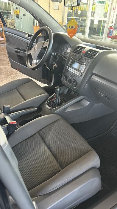 Продавам VW Golf 5
