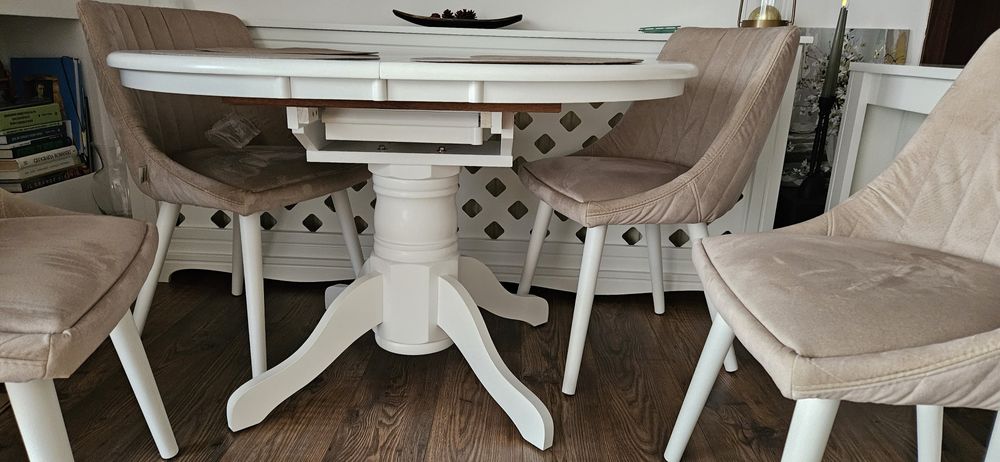 Masă ovală  extensibila, alba, producator Mobexpert