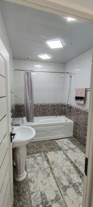 Яшнабод тумани.  Срочно сотилади Олмос махалла 8,5 сотих 9 хона