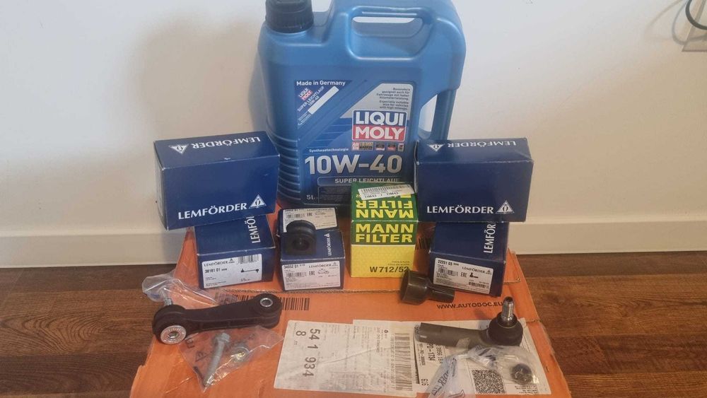 Vand piese noi VW Golf 4 1.6 benzina (brate, bucse, bielete..)