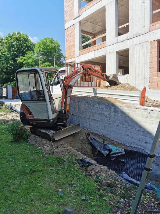 Изкопи с мини багер,бобкат и самосвал