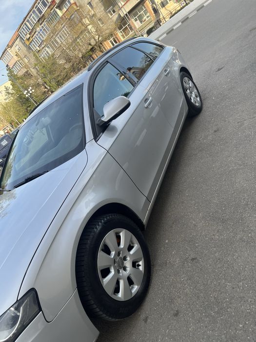 Vand sau schimb Audi a4 b8 2.0 tdi 143 2010