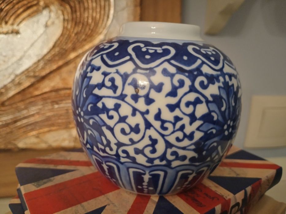 Старинен керамичен съд от Иран