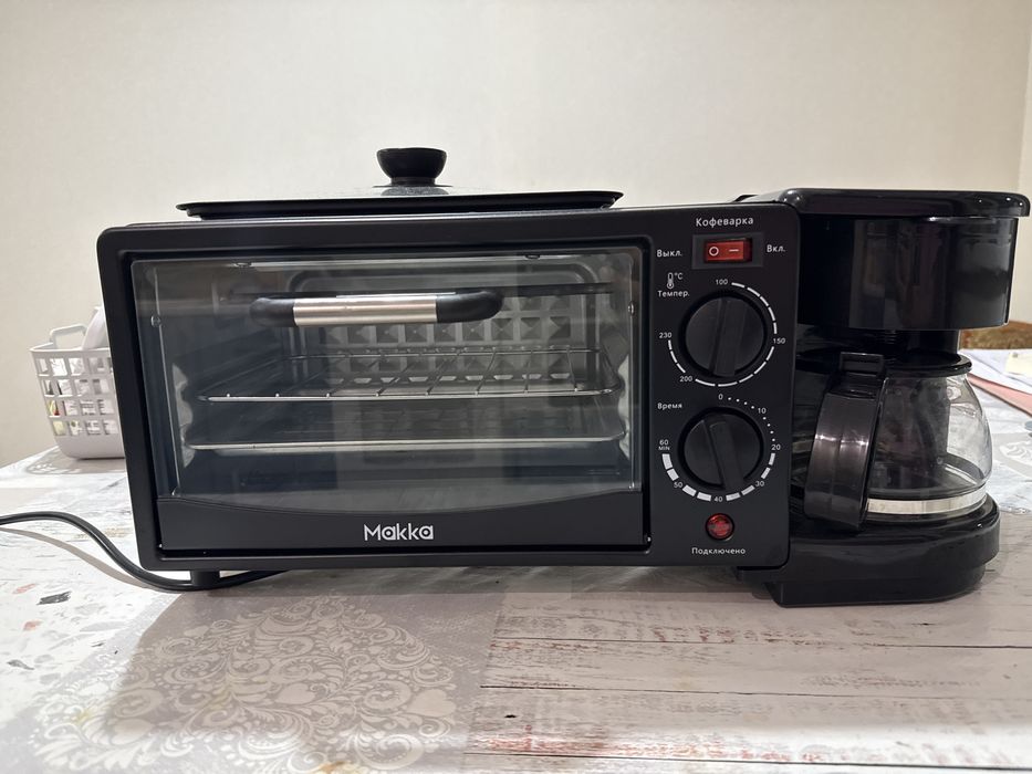 Кофеварка,духовка для завтрака 3в1