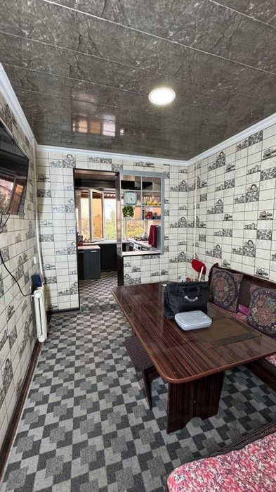 Киргили Гулшан магазини 3-qavatda 3-xona yevro remont ID: 1390