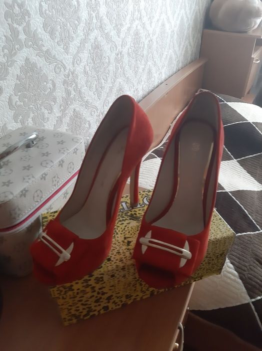 Продам боссоножки замшевые