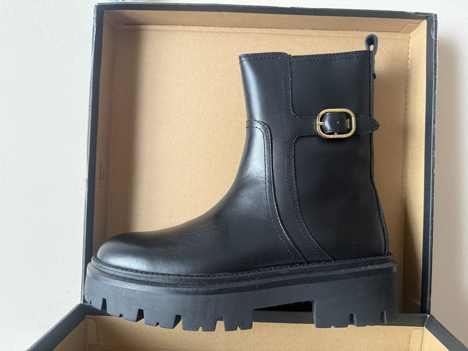 Кожанные женские ботинки от бренда Massimo Dutti  из Турции.