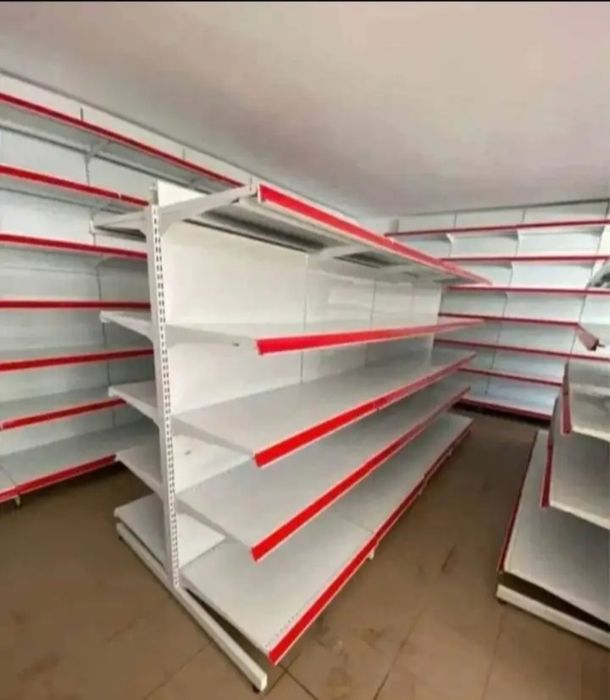 Rafturi de magazin