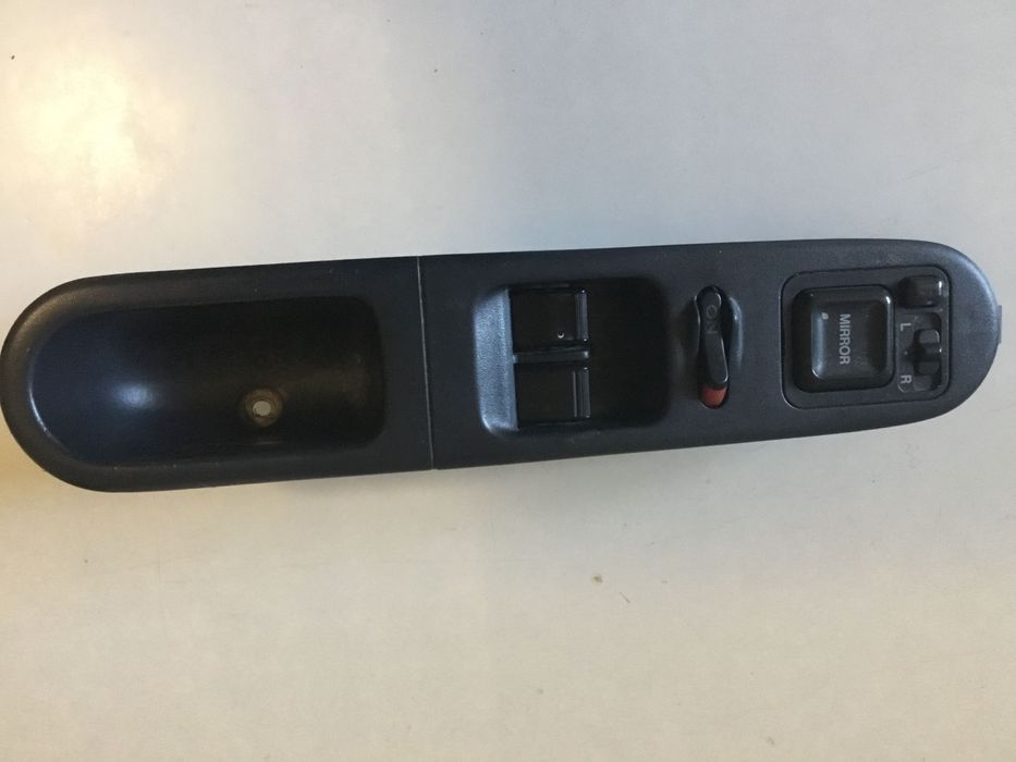 Панел за управление ел.стъклата на Honda hrv