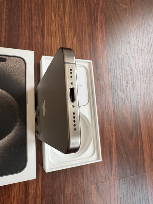 iPhone 15 Pro 256GB Natural Titanium