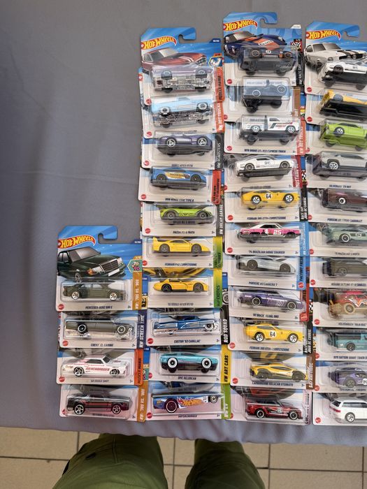 Hot Wheels macheta scara 1:64