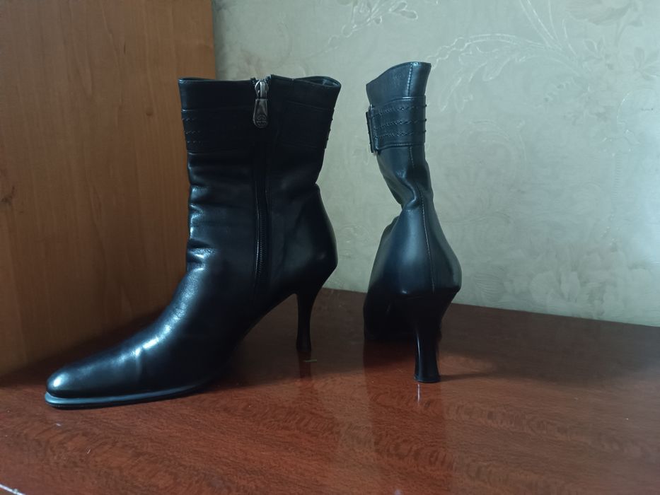 Черные Итальянские сапоги.