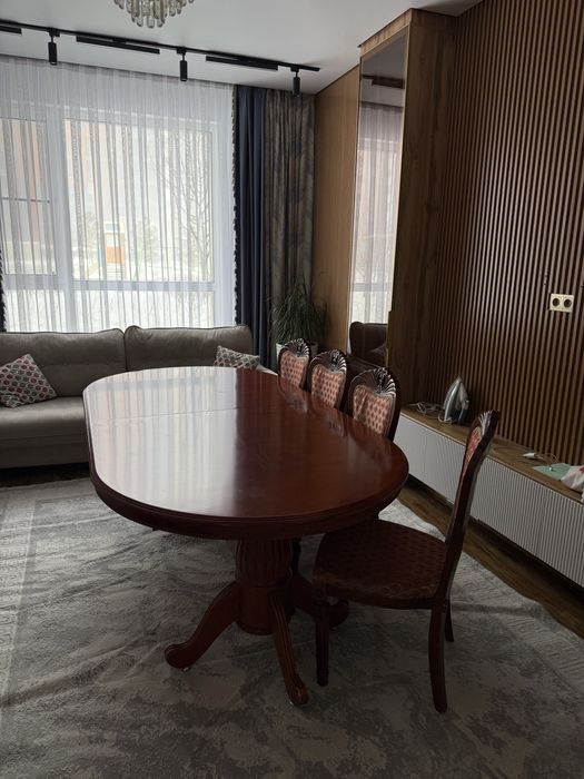 Стол с 12 стульями деревянный