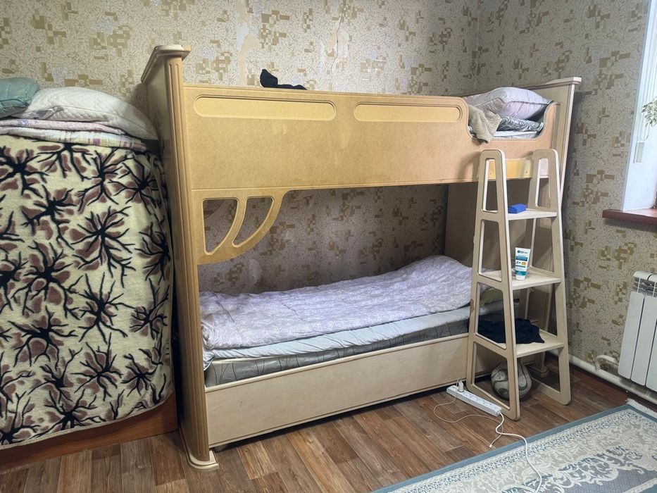 Детский шкаф и кровати