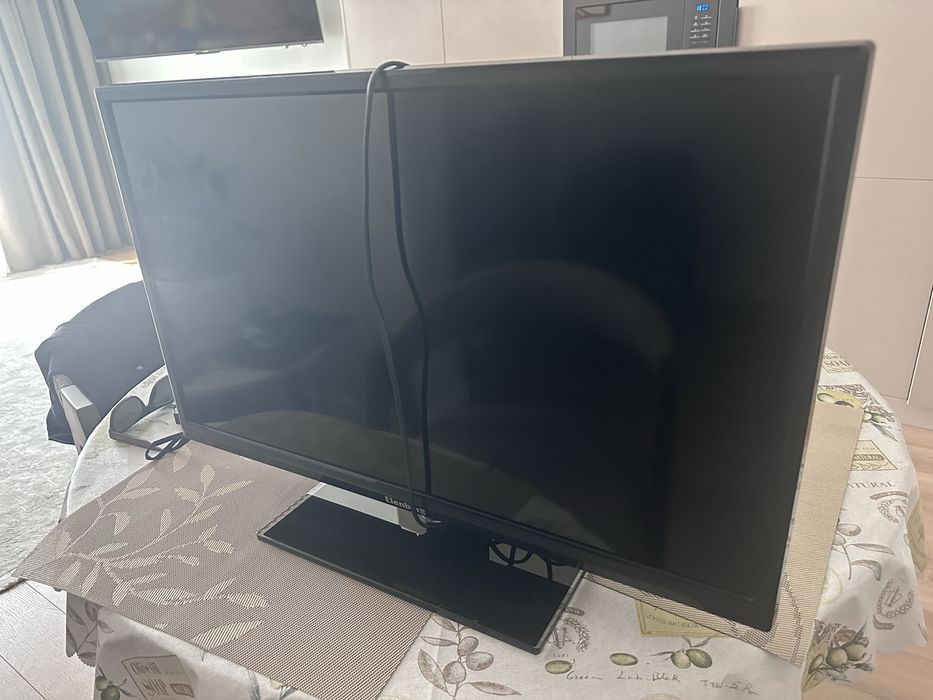 Телевизор Elenberg 28” LED + пульт