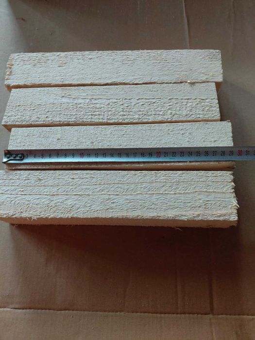 Детайли от бял бор