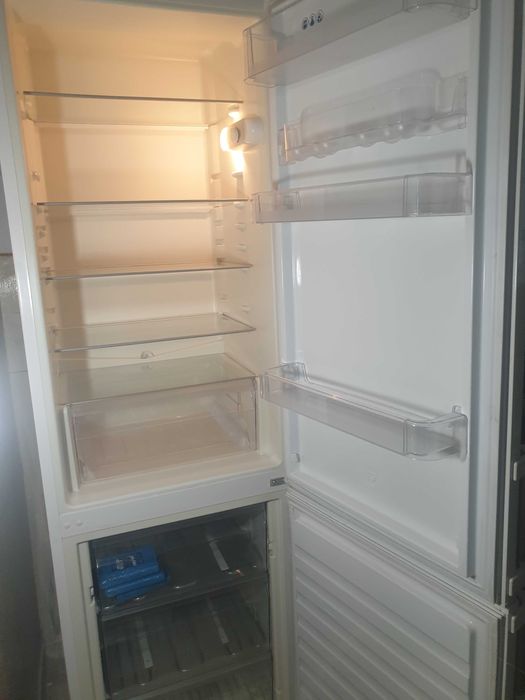 Frigider whirlpooll aproape nou